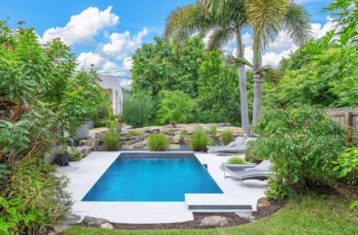 215 Gulfstream Boulevard