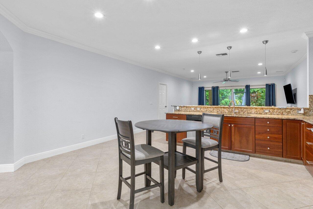 215 Gulfstream Boulevard