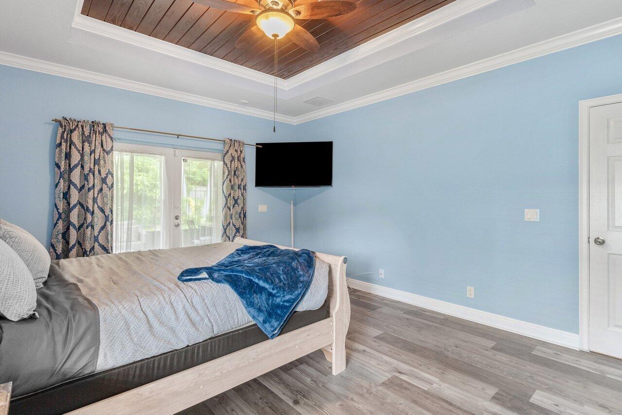 215 Gulfstream Boulevard