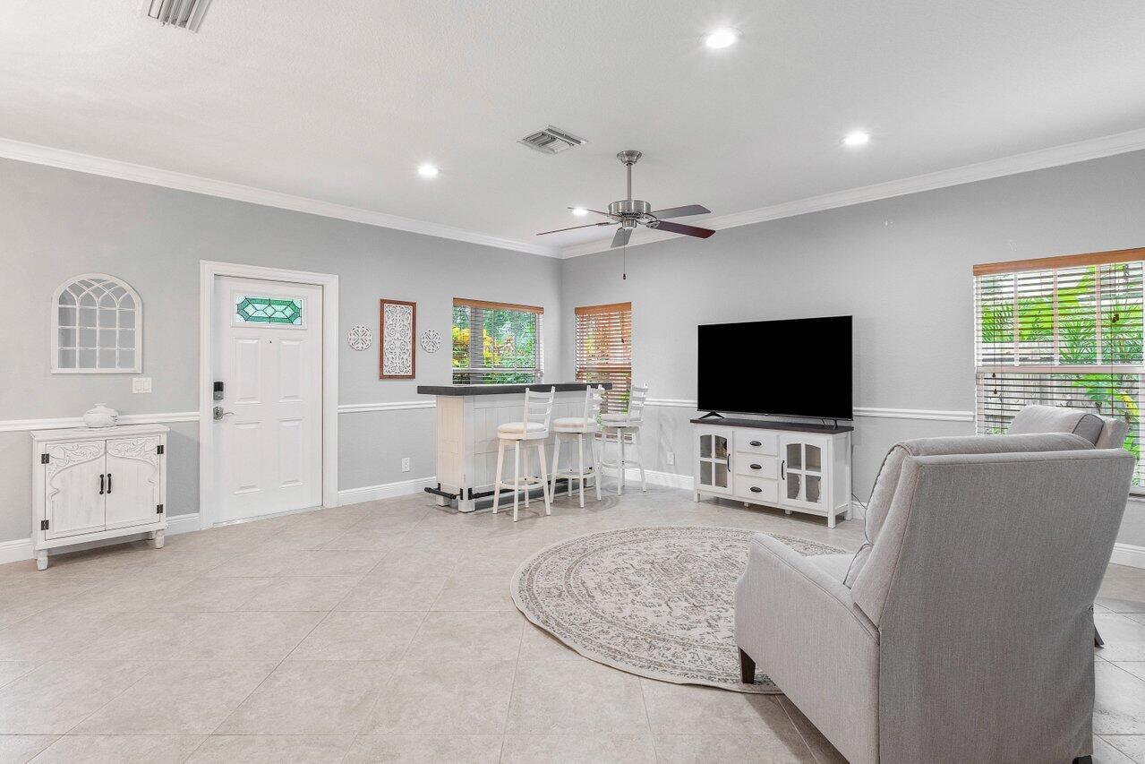 215 Gulfstream Boulevard