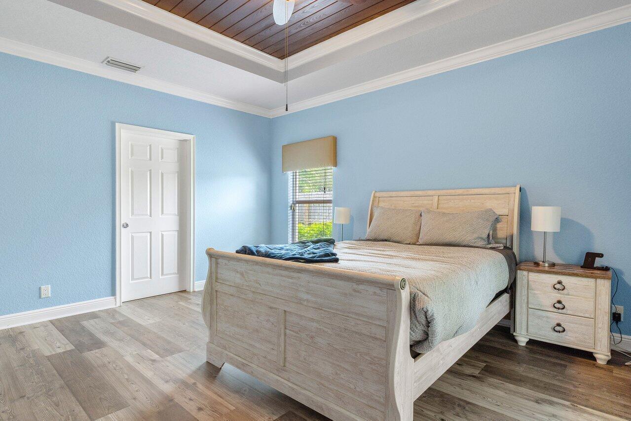 215 Gulfstream Boulevard