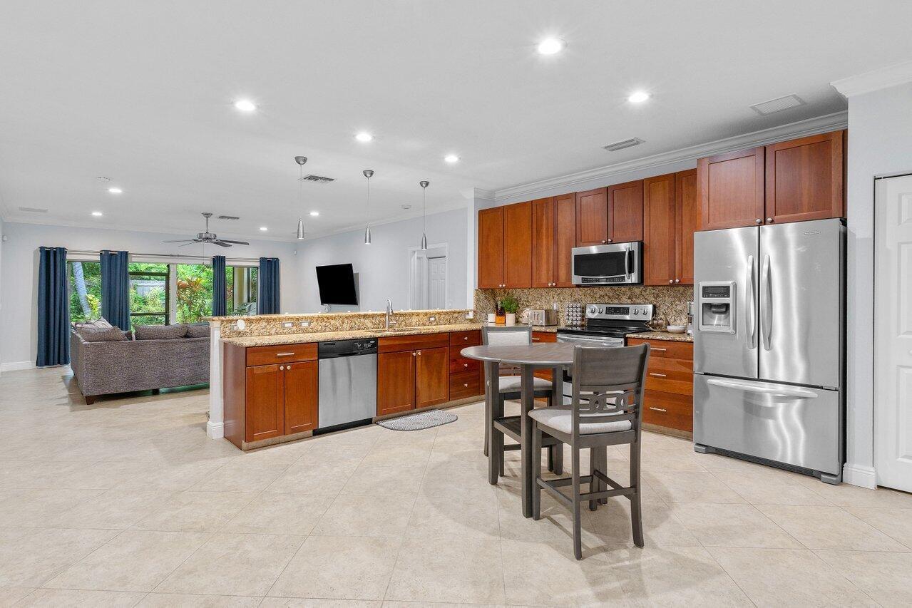 215 Gulfstream Boulevard