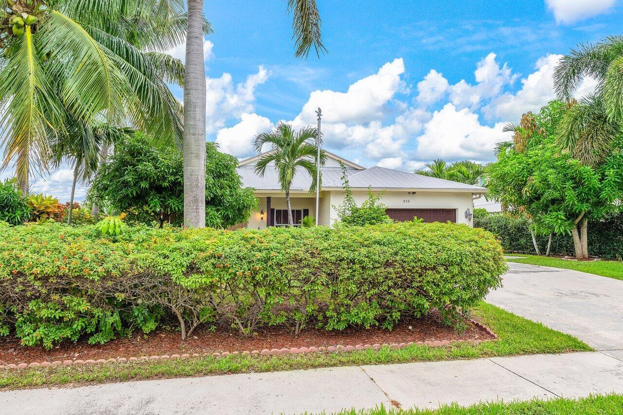 215 Gulfstream Boulevard