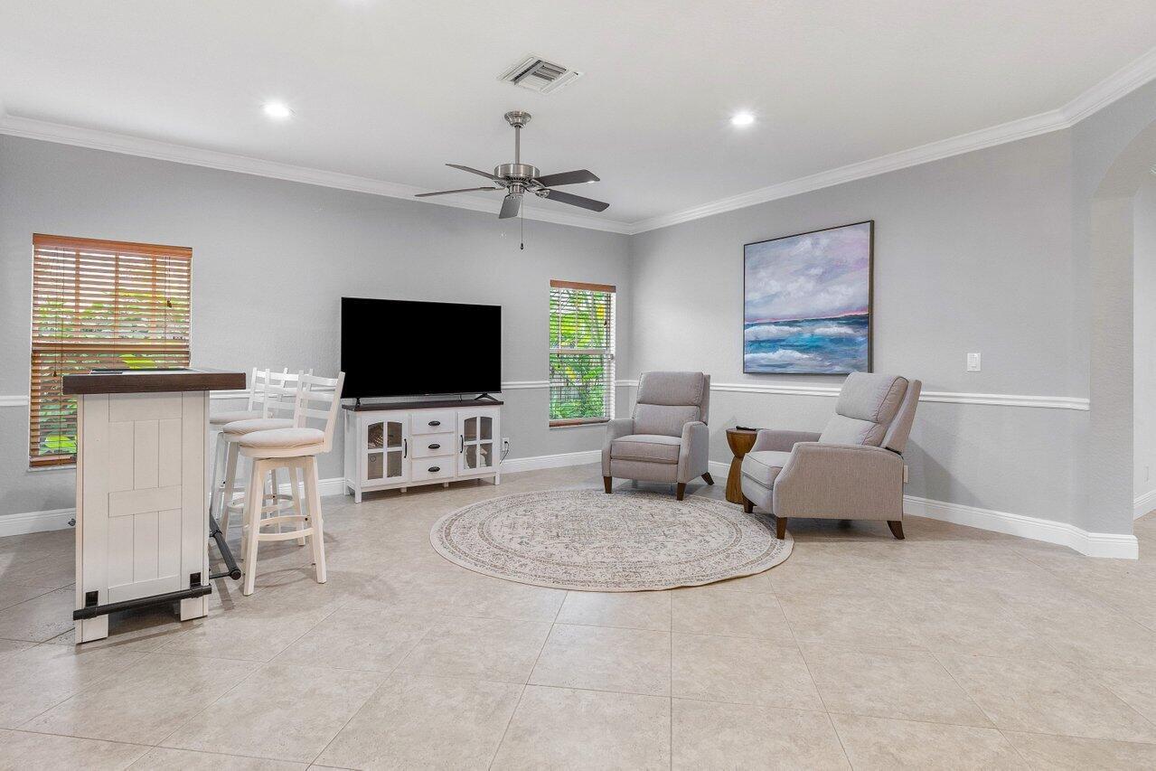 215 Gulfstream Boulevard