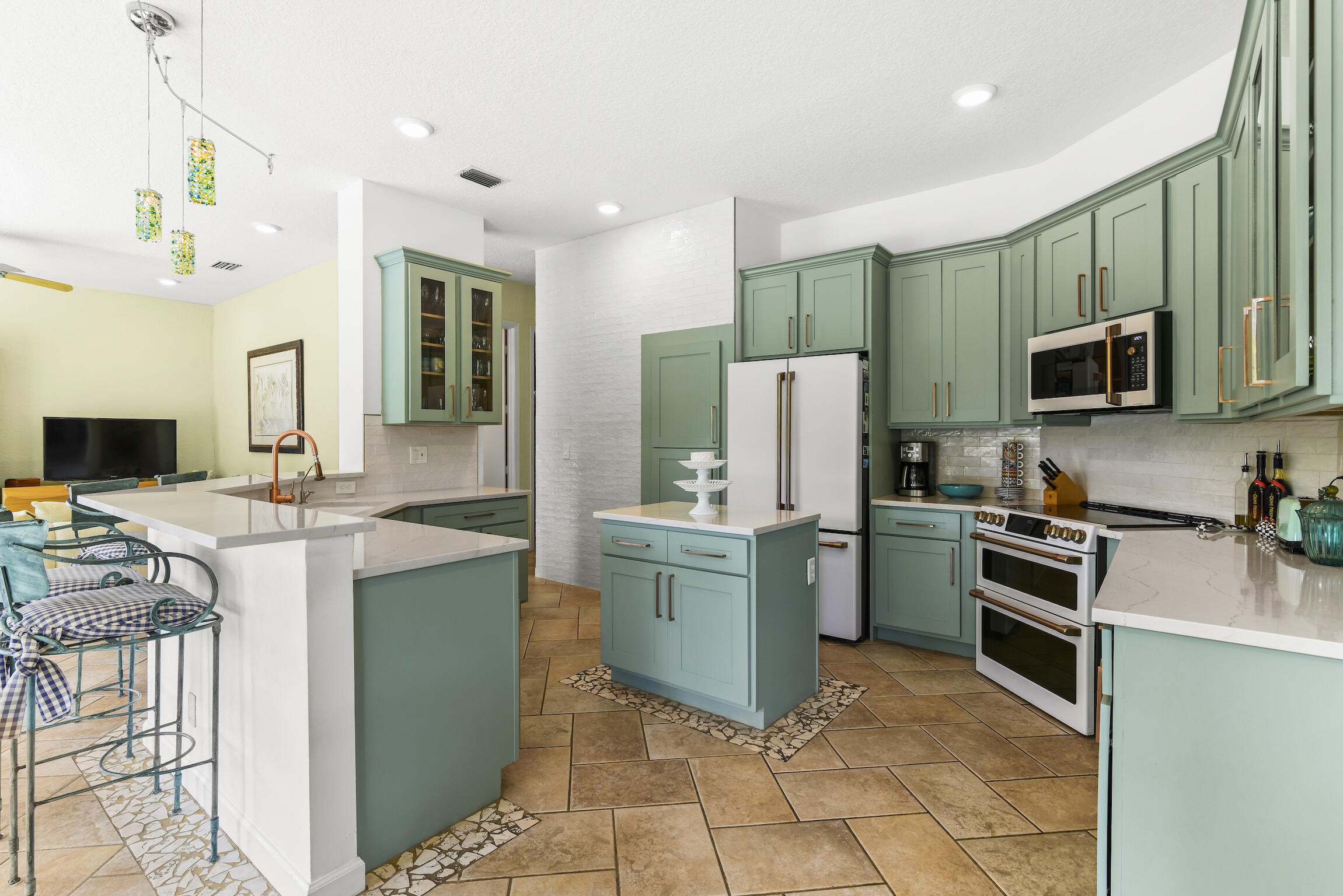 310 SW 16th Street