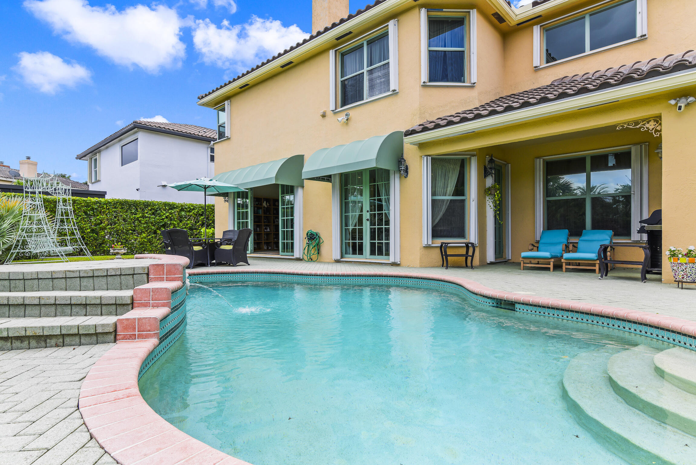 310 SW 16th Street