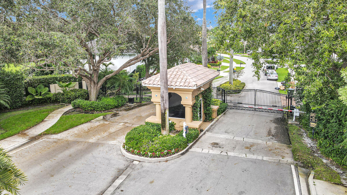 310 SW 16th Street