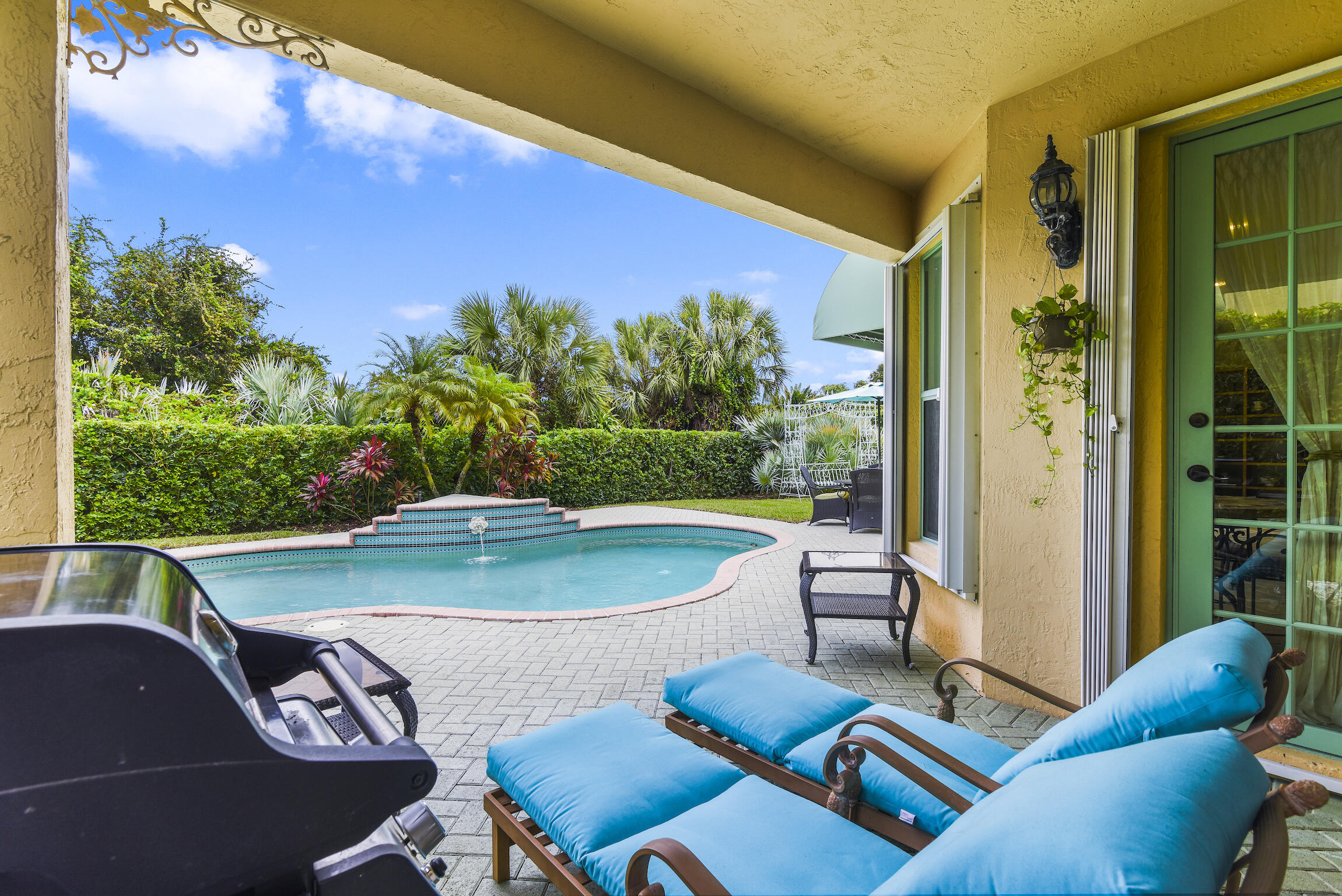 310 SW 16th Street