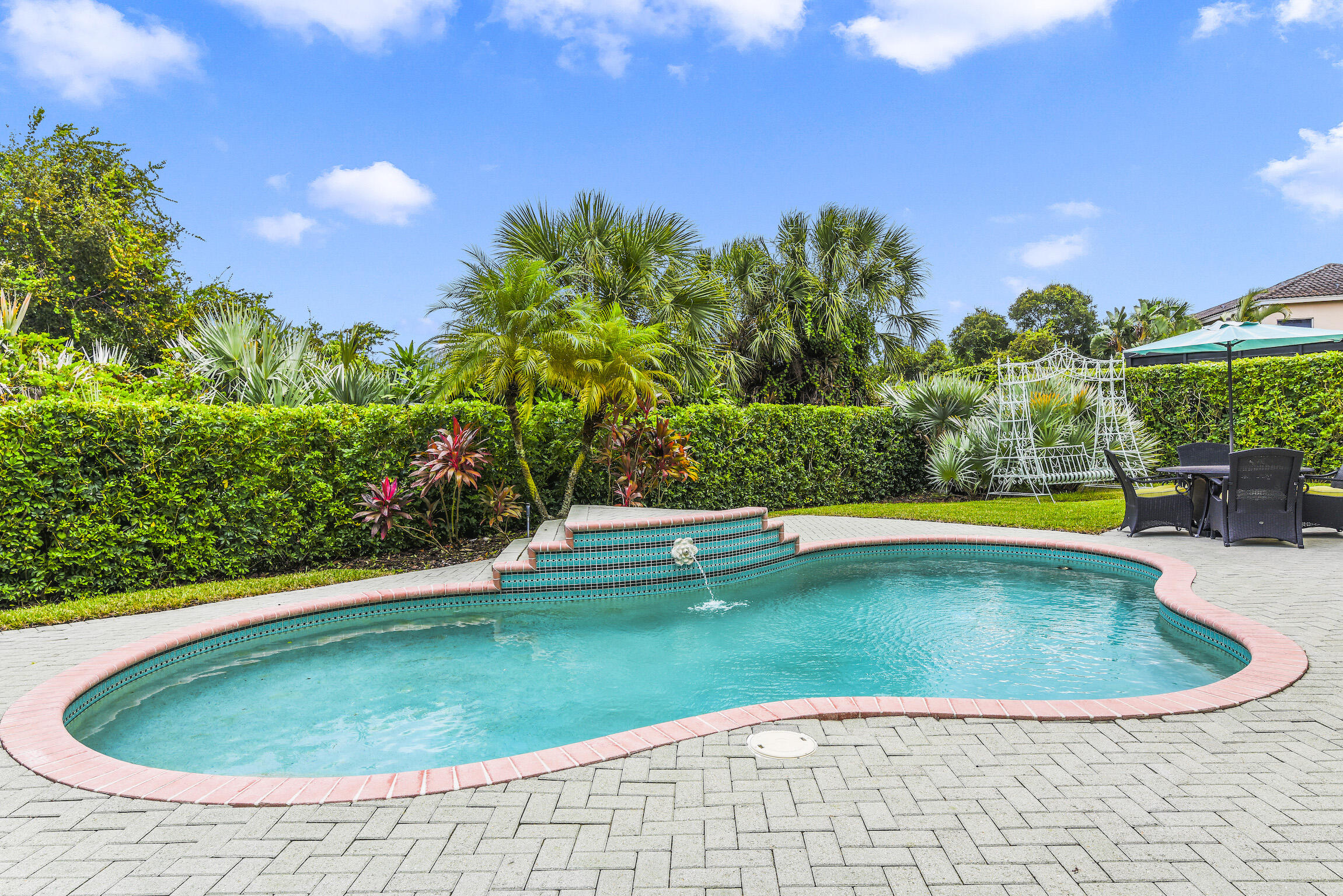 310 SW 16th Street