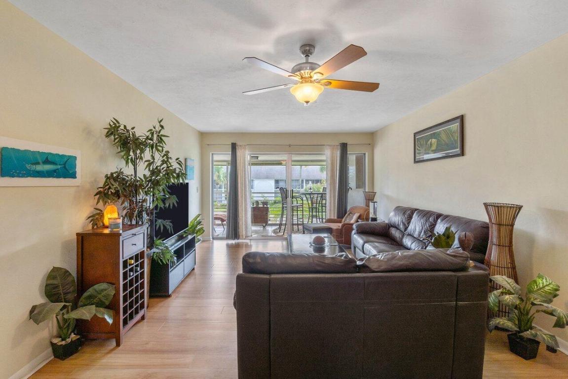 10 Garden Street 203s, Tequesta Unit: 203s