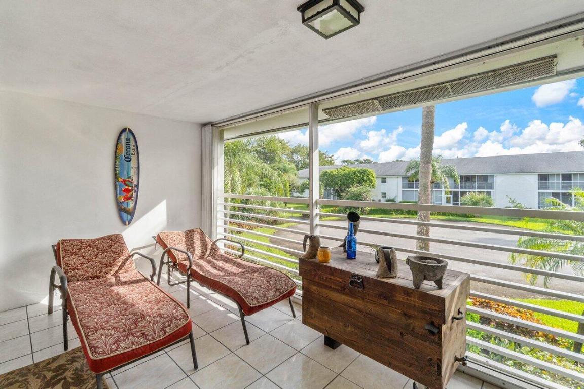 10 Garden Street 203s, Tequesta Unit: 203s