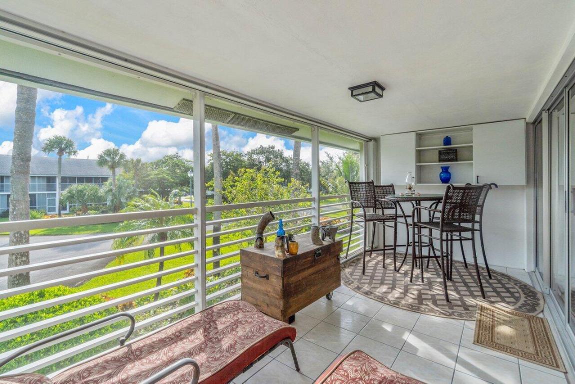 10 Garden Street 203s, Tequesta Unit: 203s