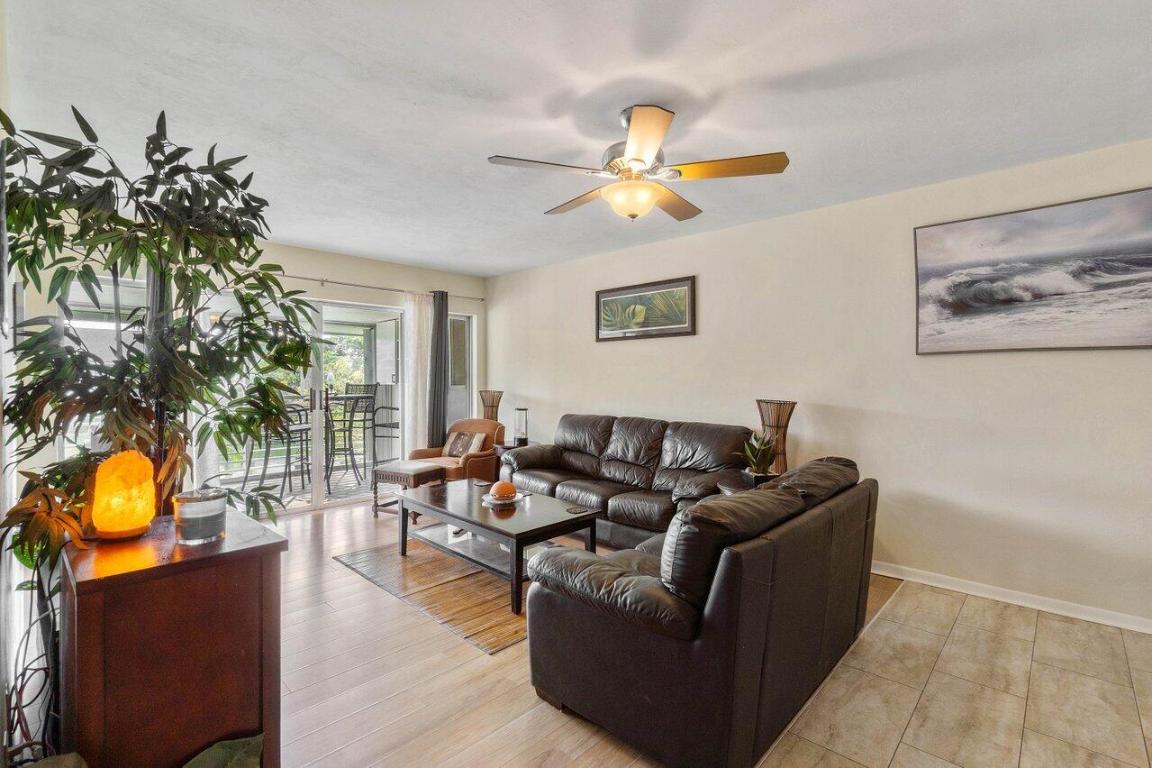 10 Garden Street 203s, Tequesta Unit: 203s