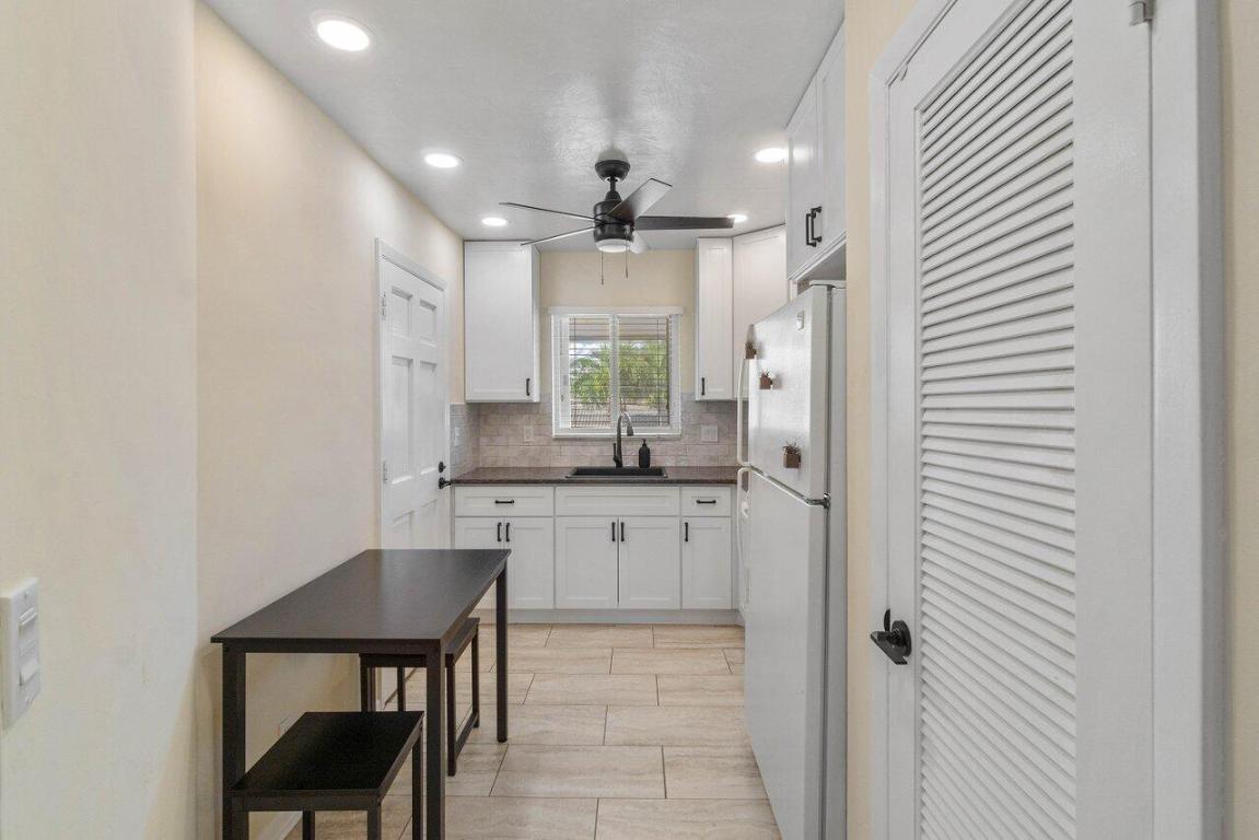 10 Garden Street 203s, Tequesta Unit: 203s