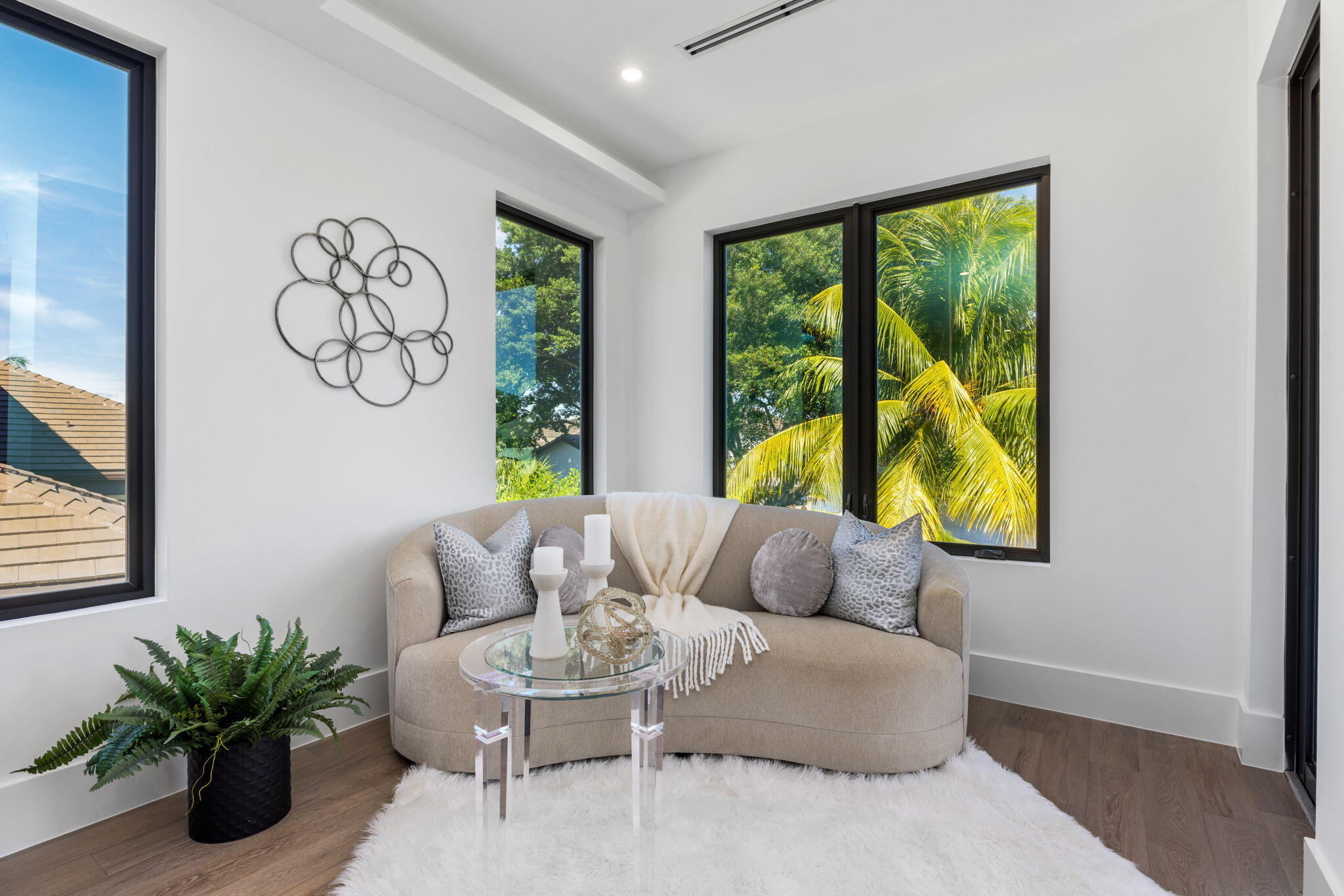 5756 Paddington Way
