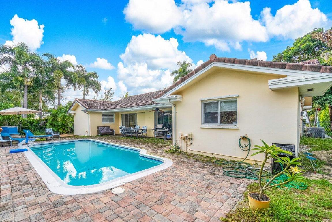 365 NE 3rd Street, Boca Raton