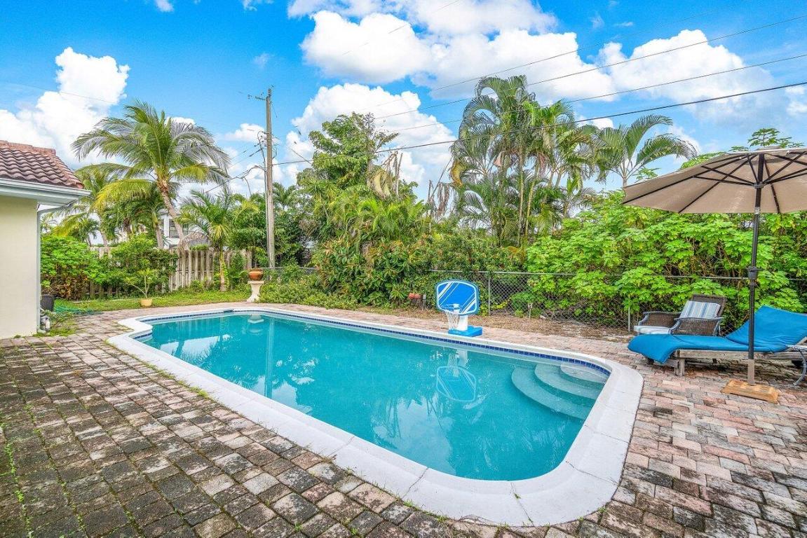 365 NE 3rd Street, Boca Raton