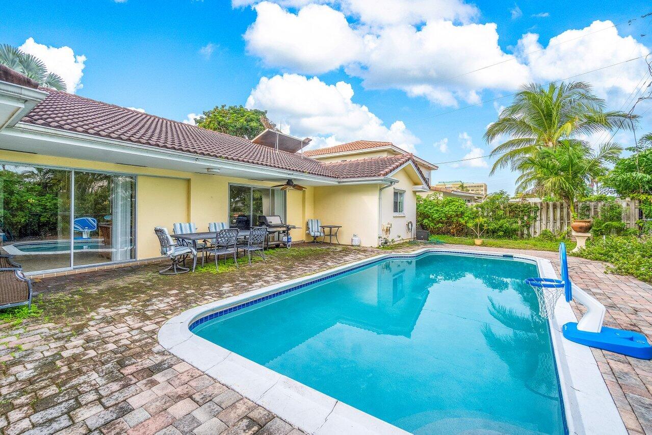 365 NE 3rd Street, Boca Raton