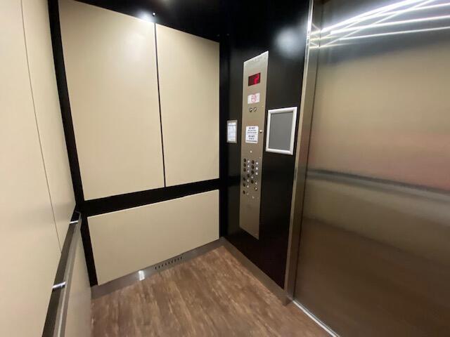 3 Royal Palm Way Unit: 2020