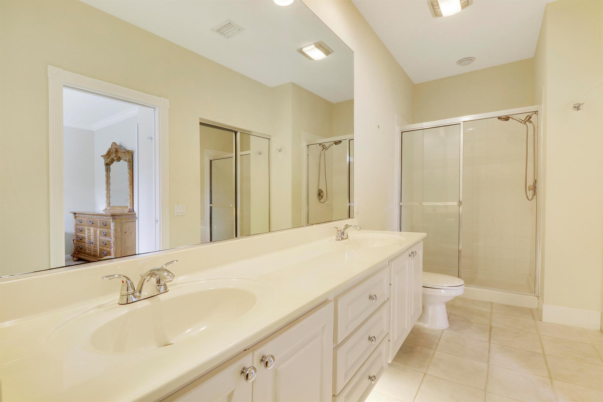 32 Laurel Oaks Circle