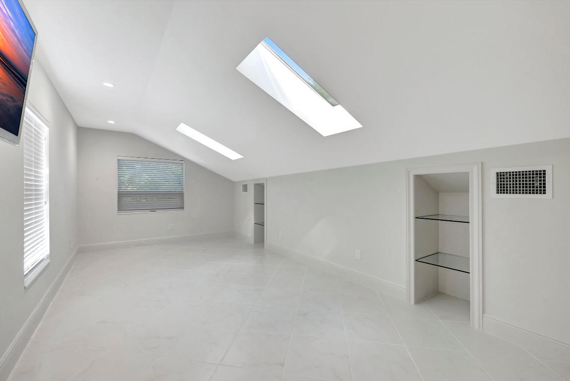 355 Oakview Drive, Delray Beach