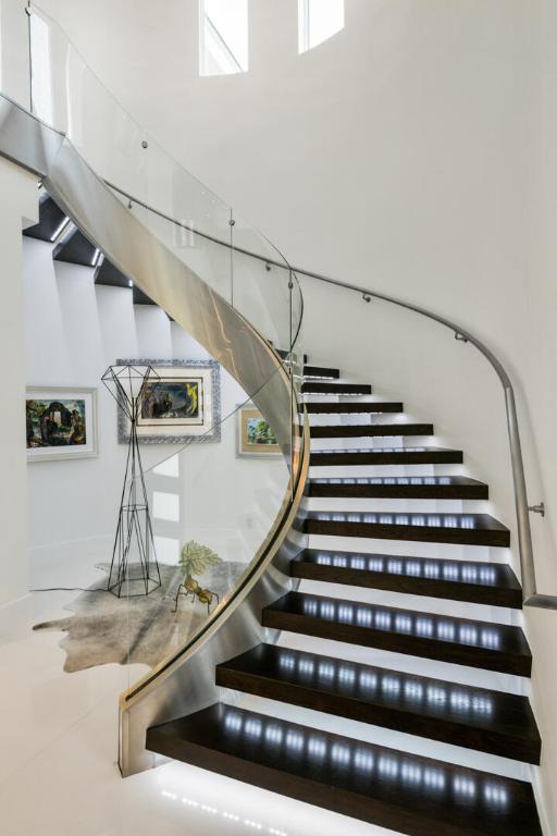 17106 Avenue Le Rivage