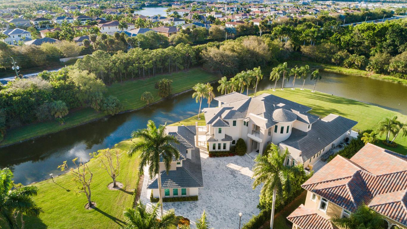 17106 Avenue Le Rivage
