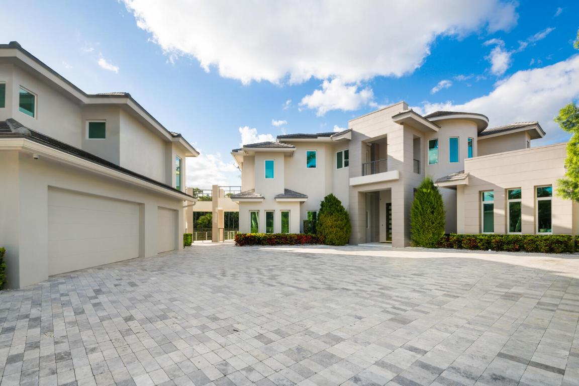 17106 Avenue Le Rivage