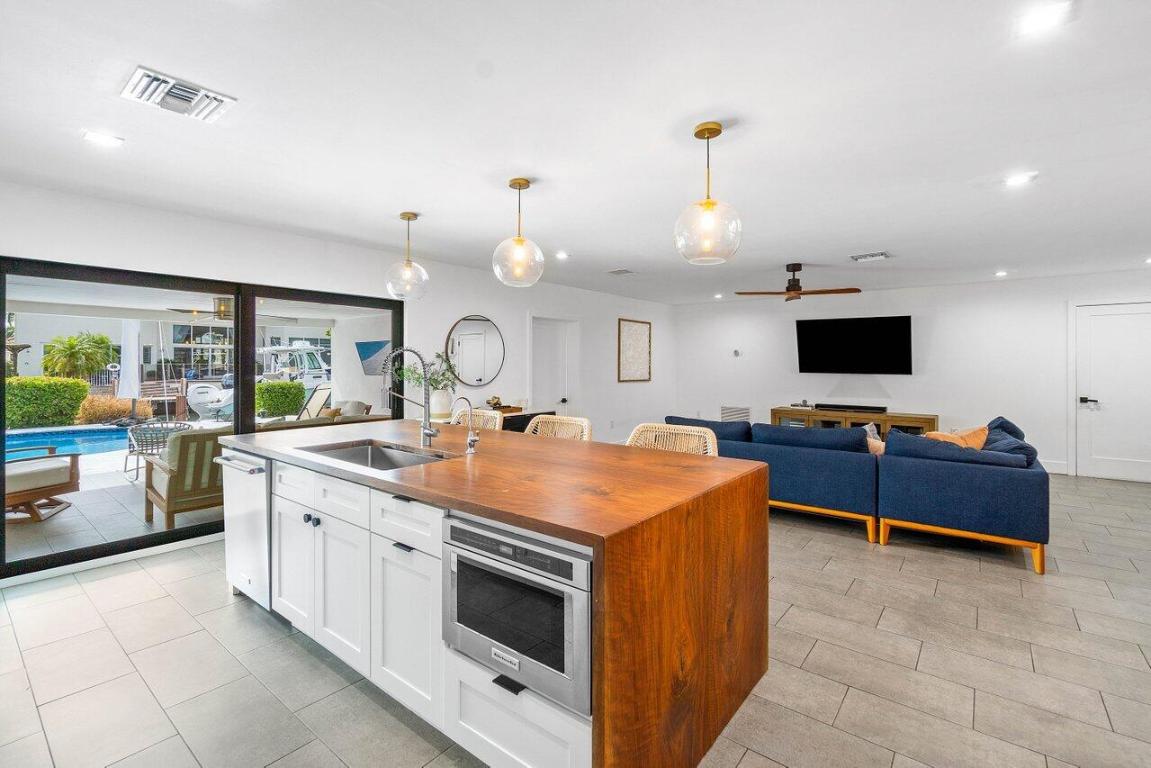 2310 NE 49th Street