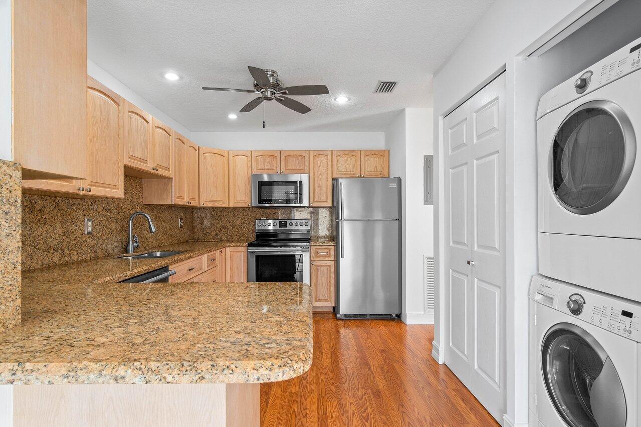 6656 Via Regina, Boca Raton