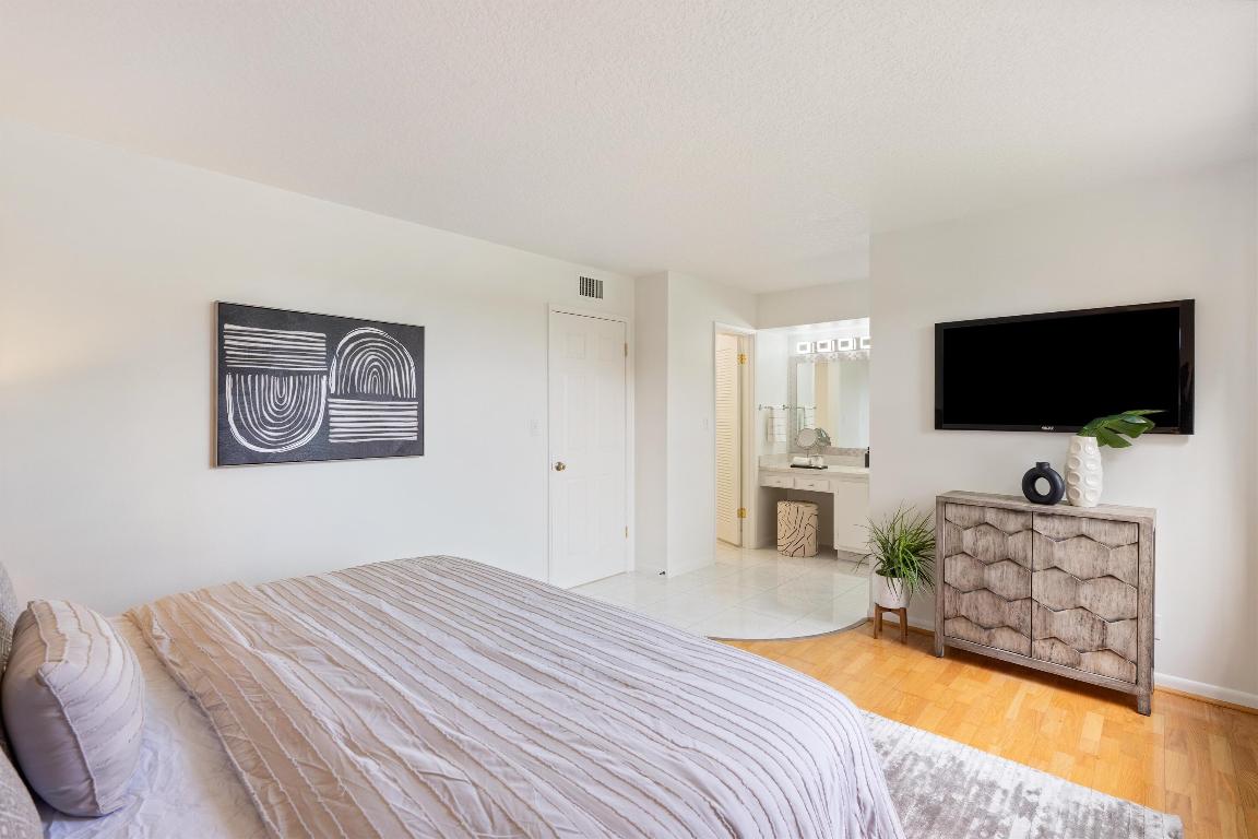 2455 Lindell Boulevard Unit: 3210
