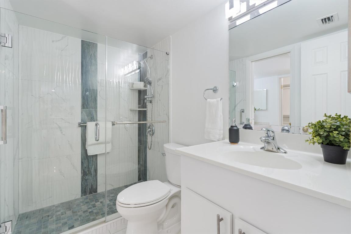 2455 Lindell Boulevard Unit: 3210