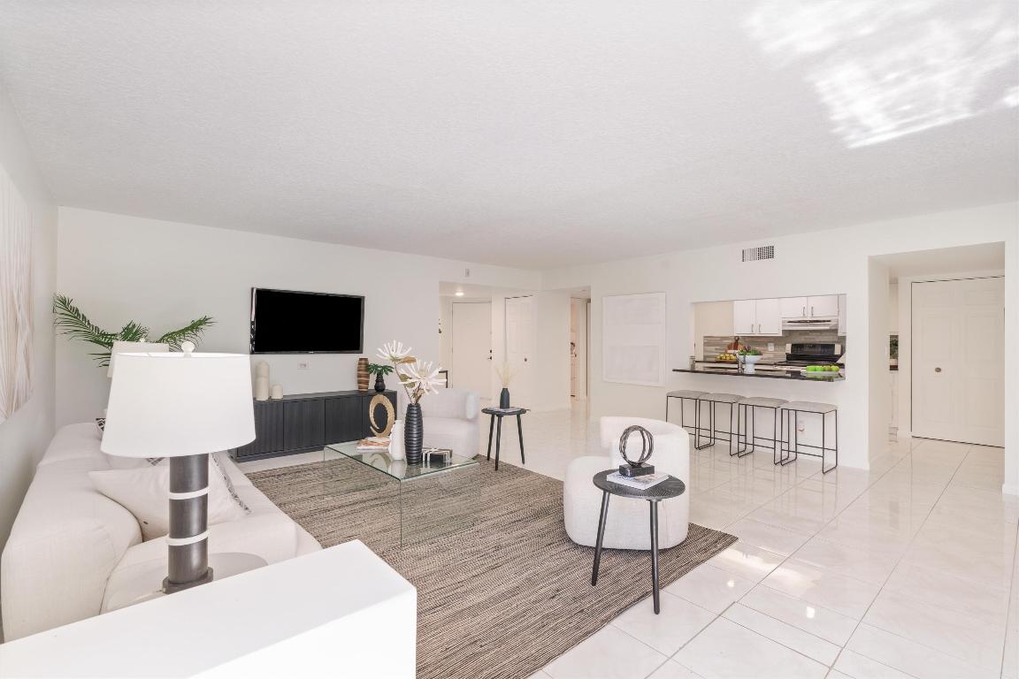 2455 Lindell Boulevard Unit: 3210