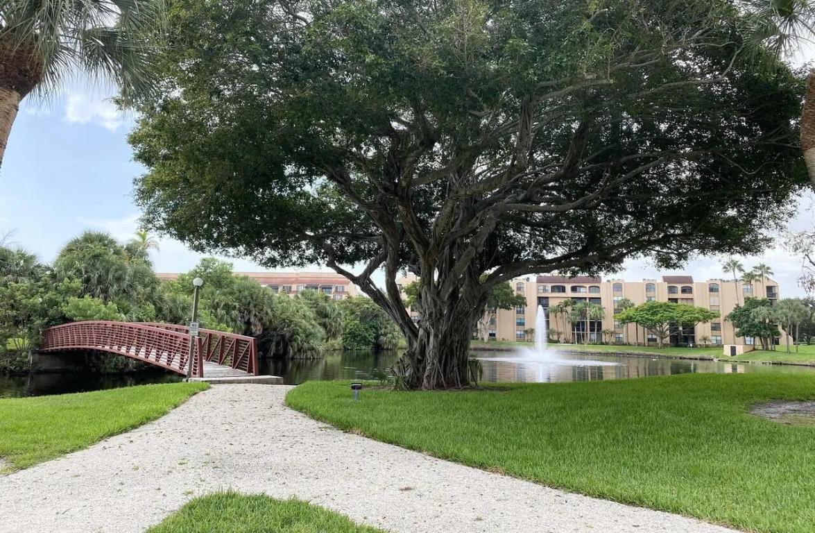 2455 Lindell Boulevard Unit: 3210