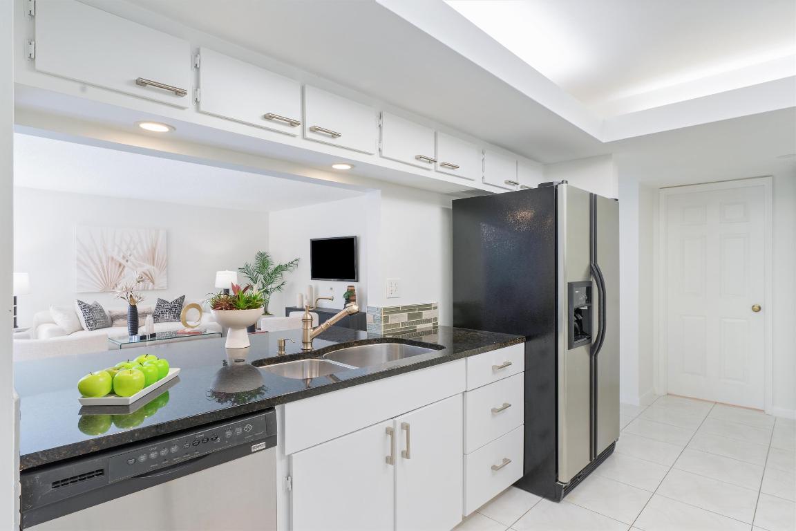 2455 Lindell Boulevard Unit: 3210