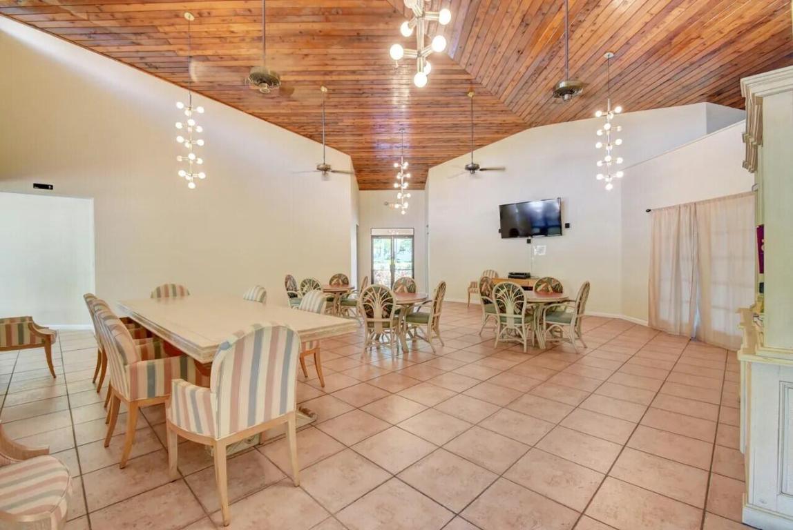 2455 Lindell Boulevard Unit: 3210