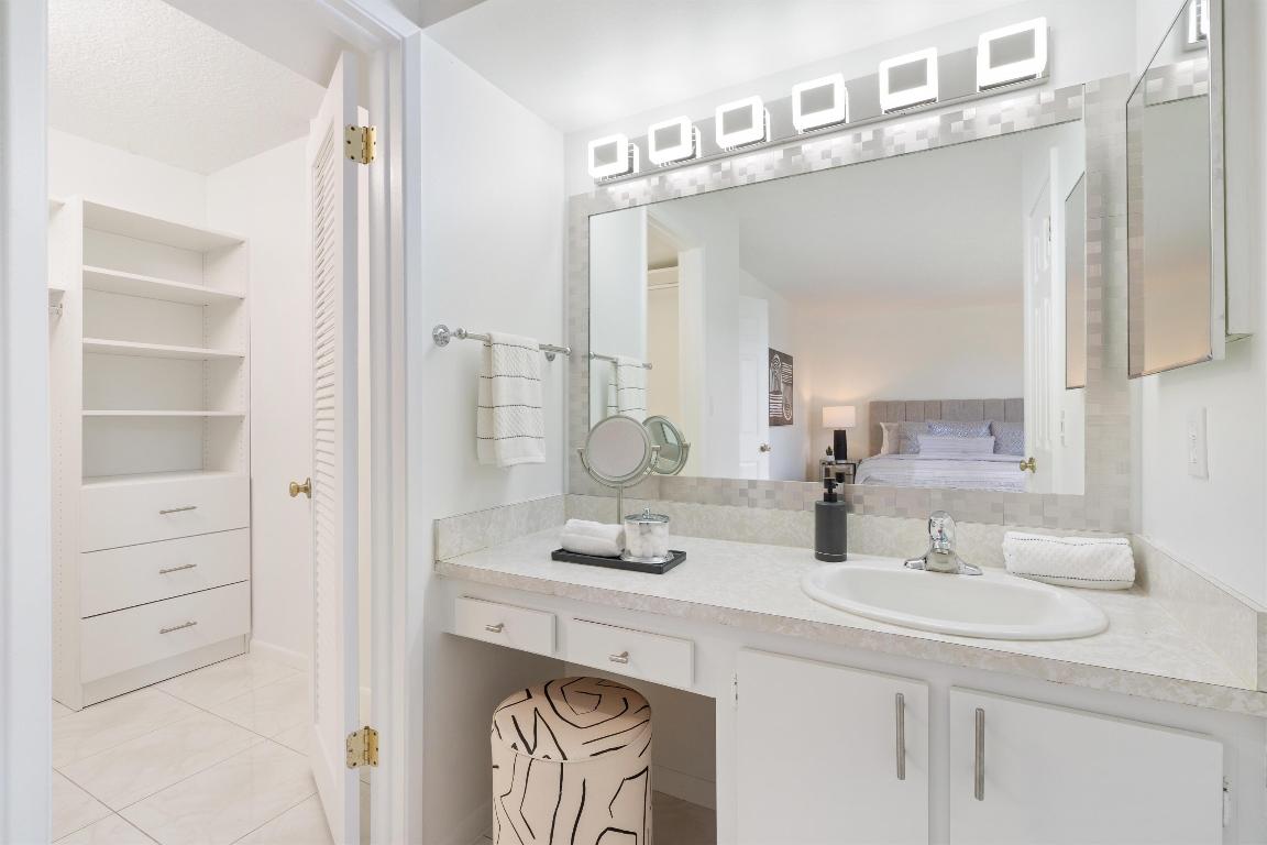 2455 Lindell Boulevard Unit: 3210