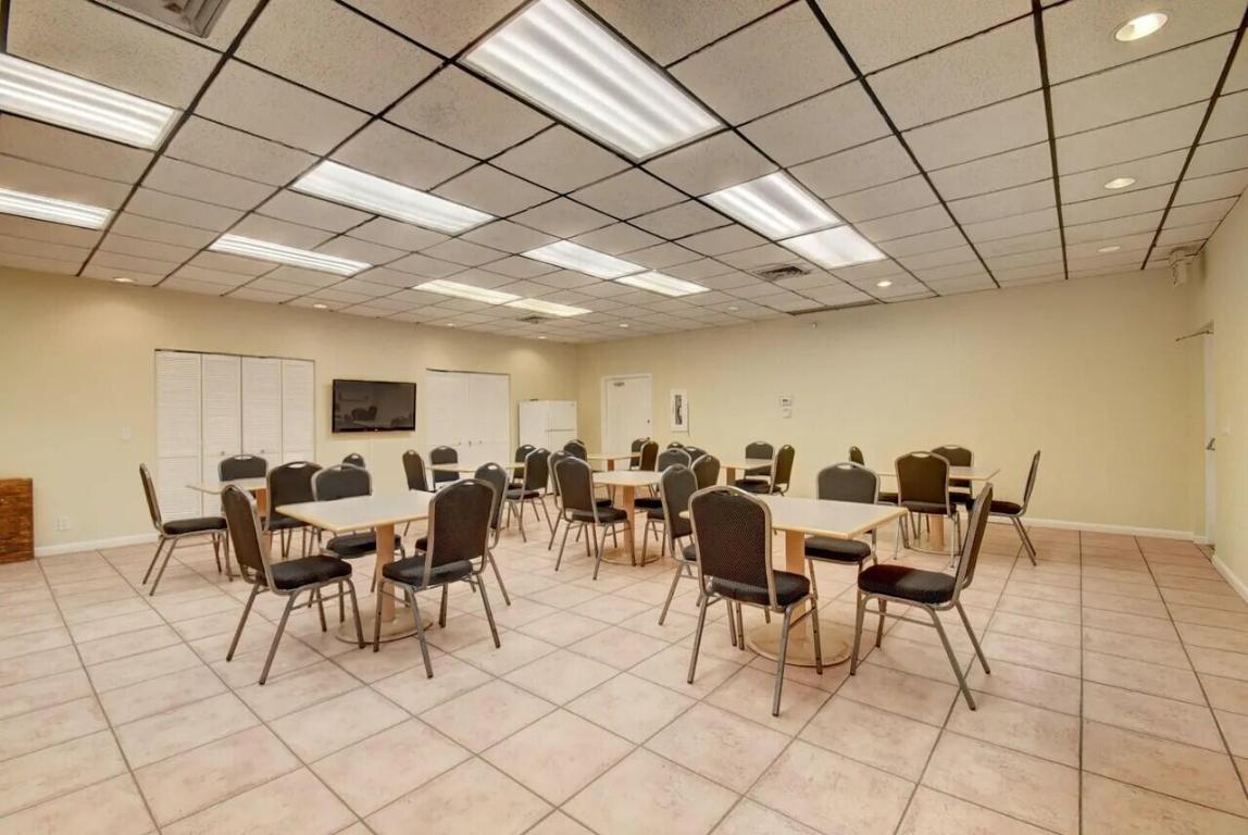 2455 Lindell Boulevard Unit: 3210