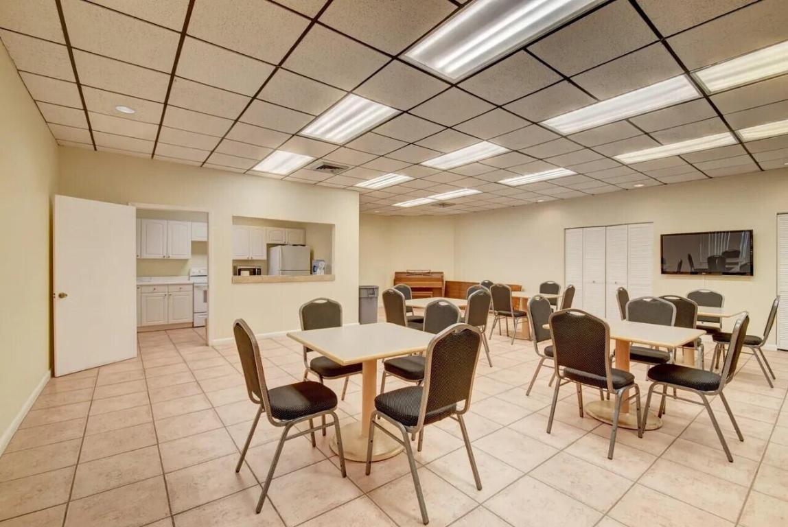 2455 Lindell Boulevard Unit: 3210