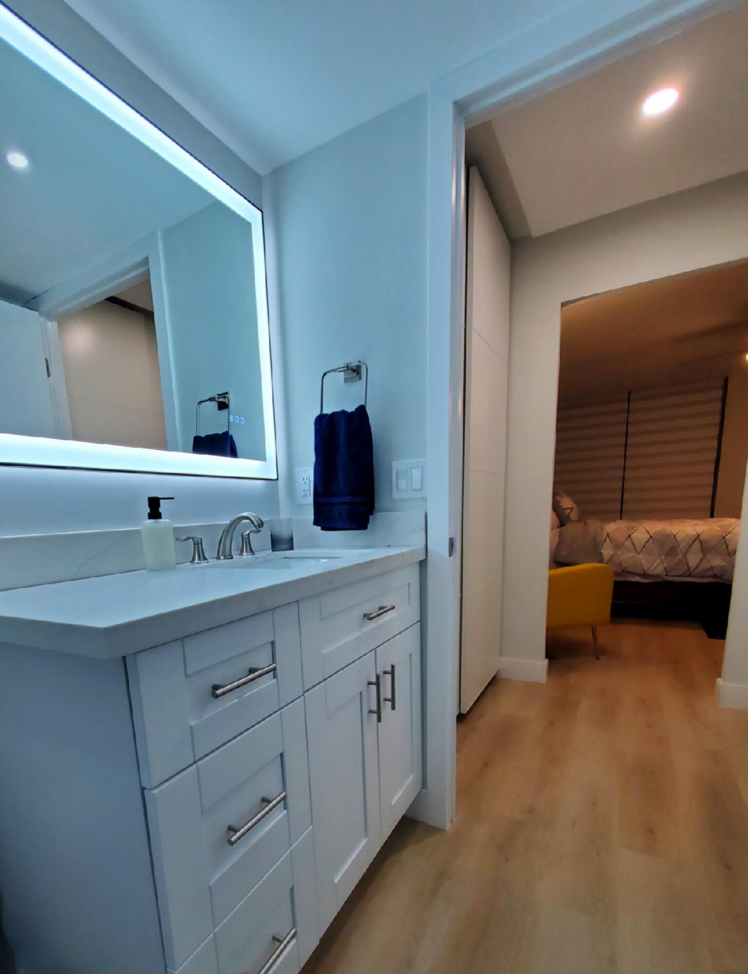 15 Royal Palm Way 5030, Boca Raton Unit: 5030