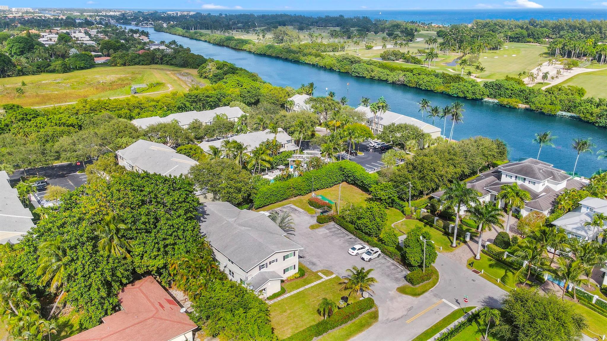 1850 Palm Trail Trail
