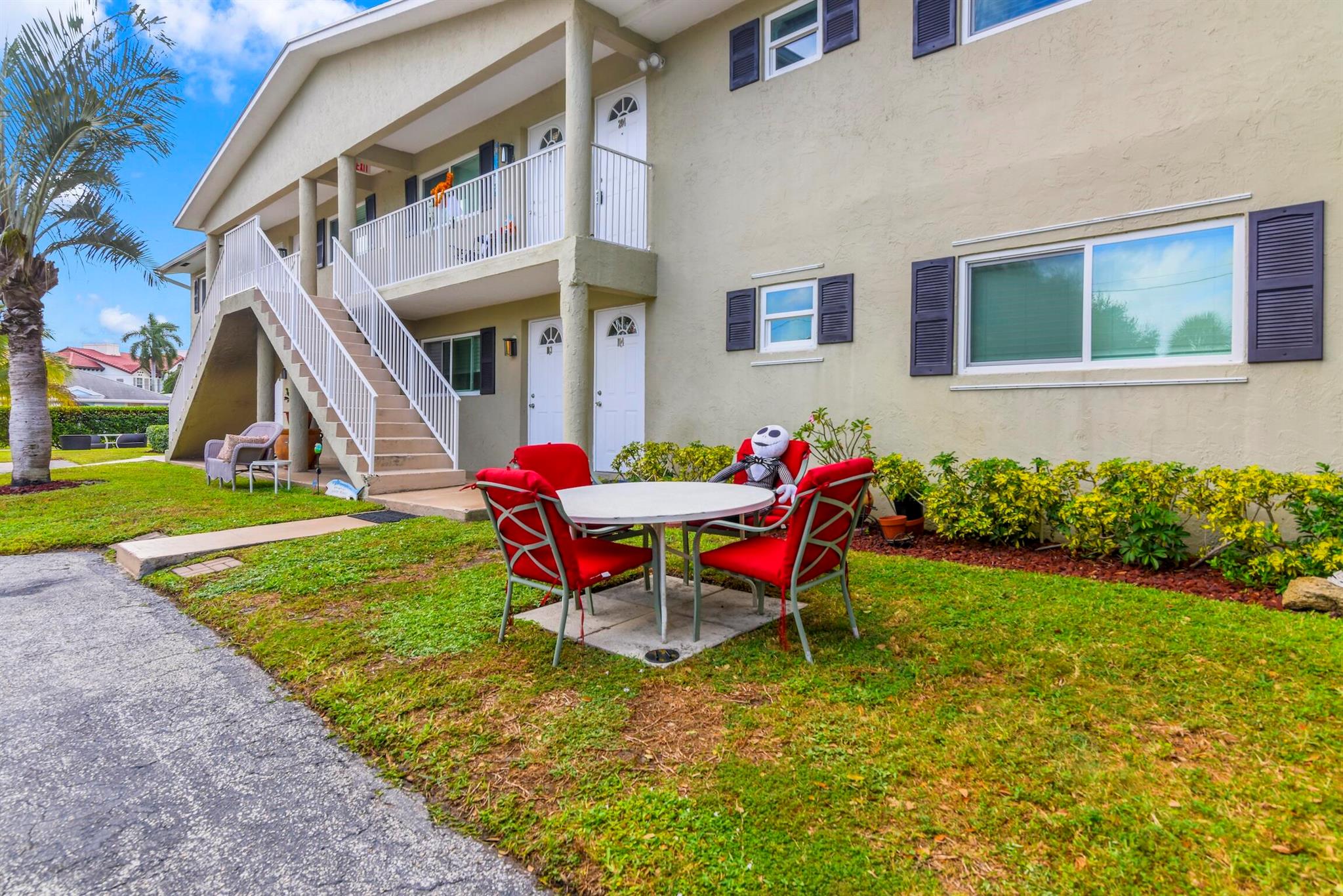 1850 Palm Trail Trail