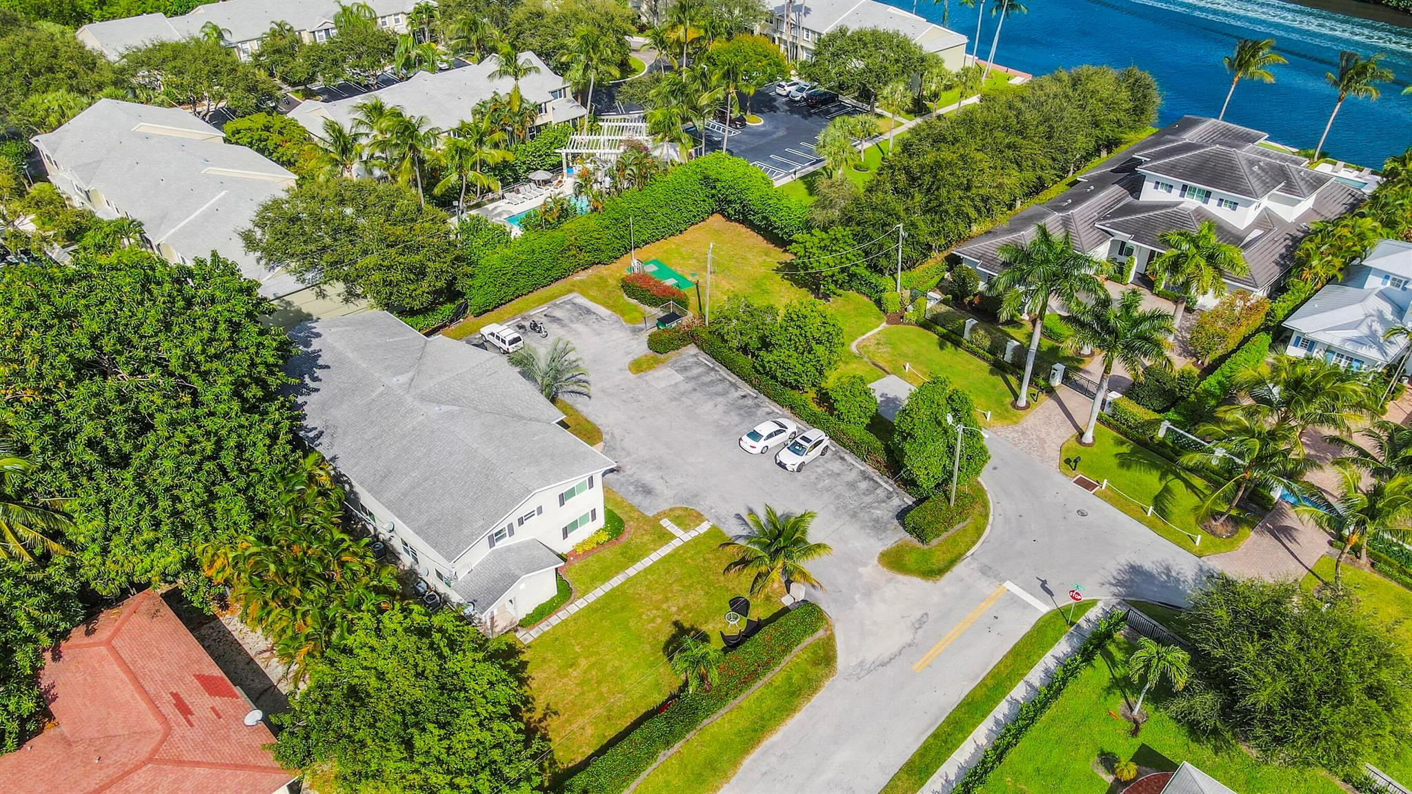 1850 Palm Trail Trail