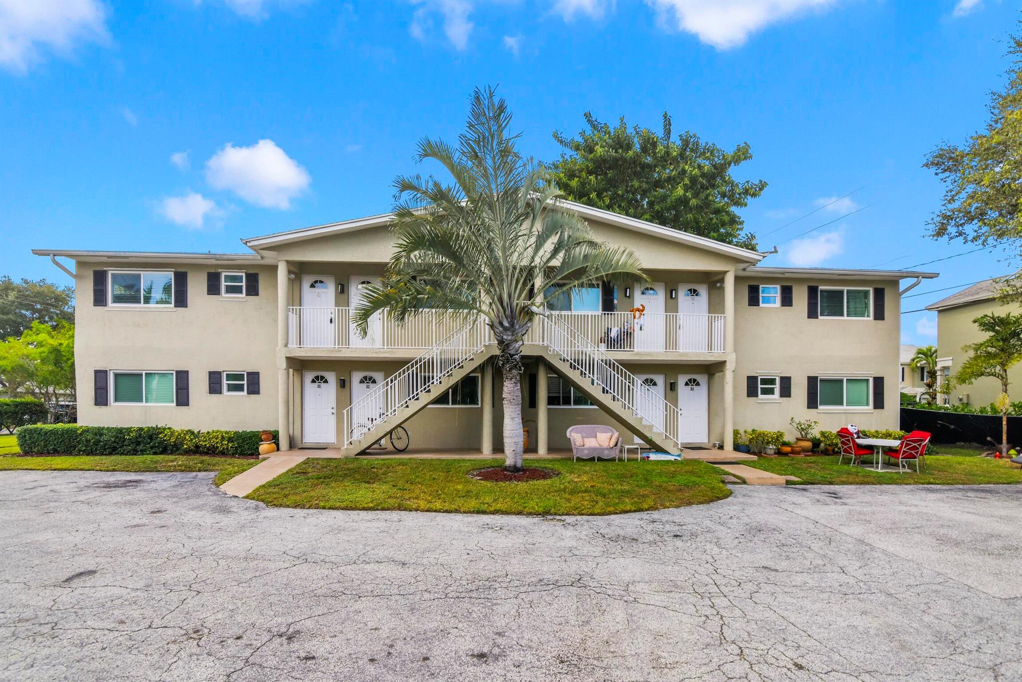 1850 Palm Trail Trail