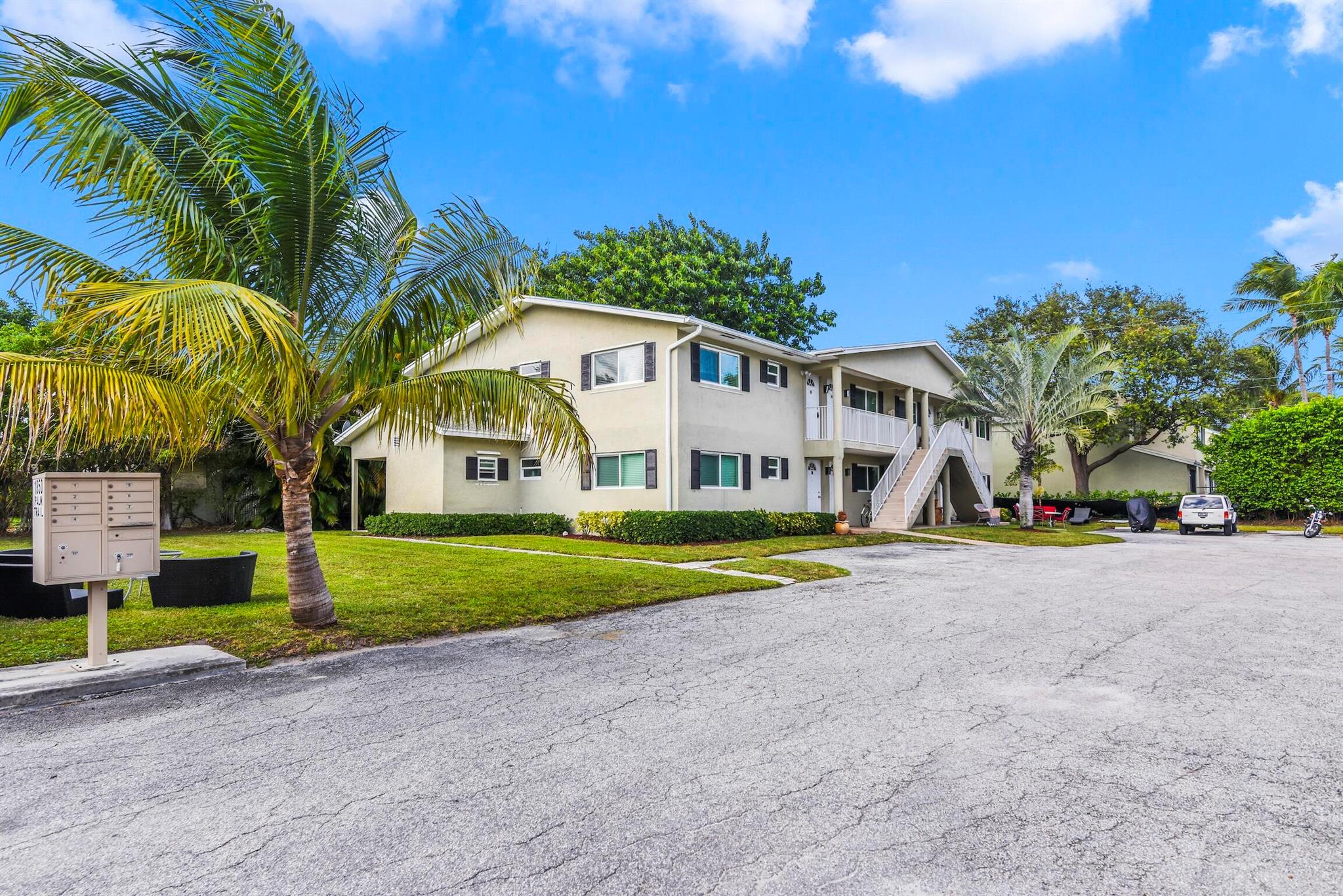 1850 Palm Trail Trail