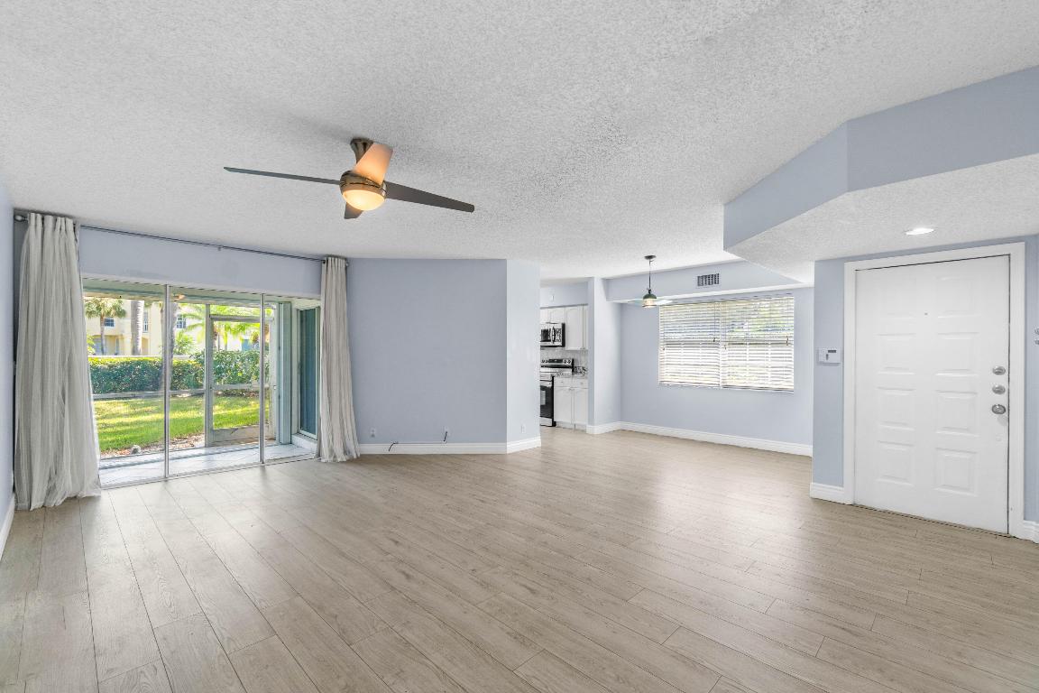 17286 Boca Club Boulevard 2108, Boca Raton Unit: 2108