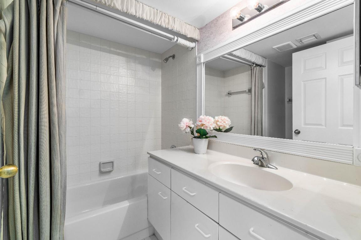 17286 Boca Club Boulevard 2108, Boca Raton Unit: 2108