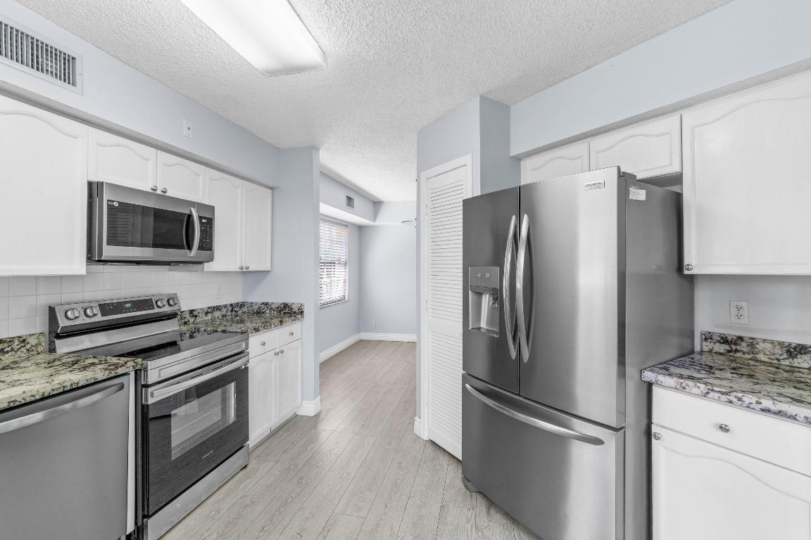 17286 Boca Club Boulevard 2108, Boca Raton Unit: 2108