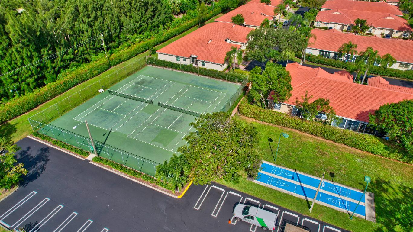 2706 Black Oak Way Unit: 2706