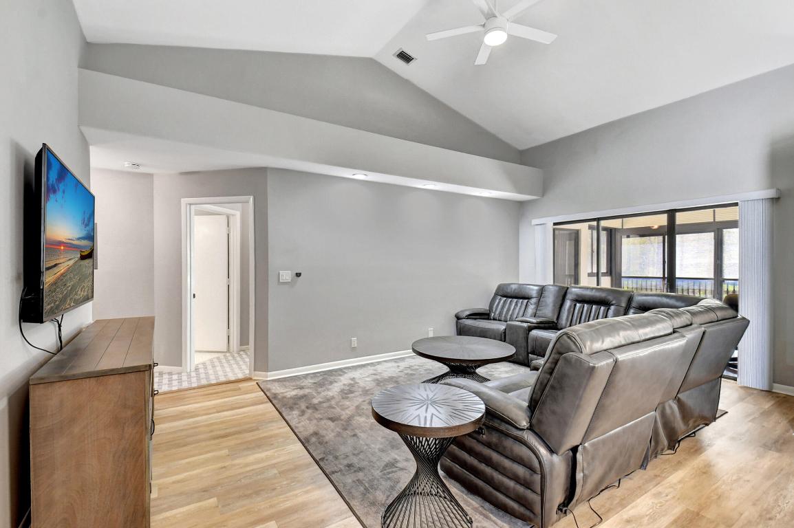 2706 Black Oak Way Unit: 2706